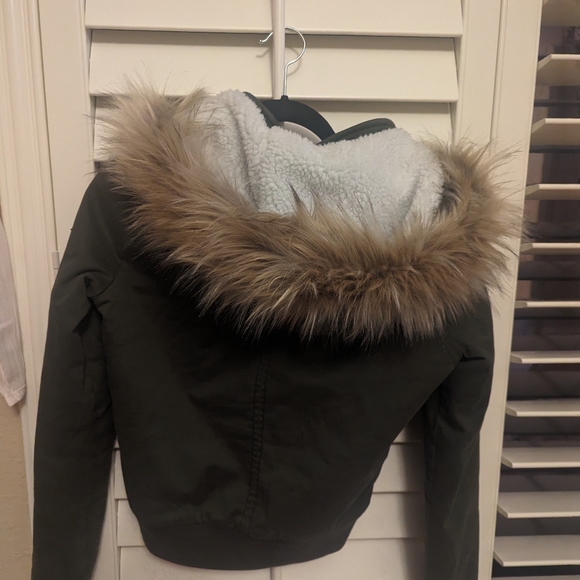 Hollister Army Green Jacket 🧥 New but no tag . Xs Quilted Plaid on Inside - Picture 5 of 6